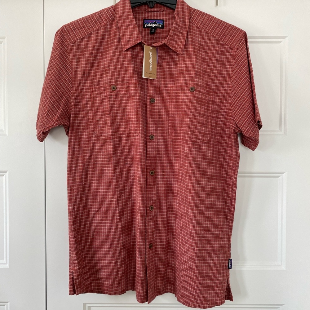 Patagonia ss shirt NWT :)